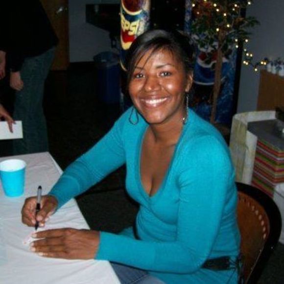 Meet your Posher, Leslie - Picture 1 of 1
